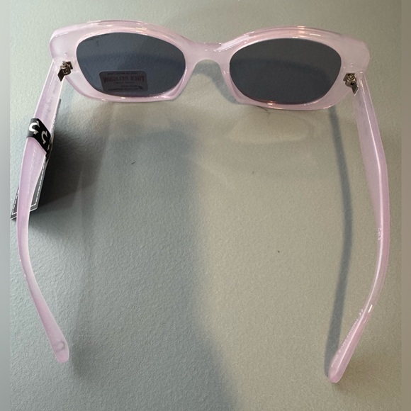 True Religion Lilac lavender and silver Sunglasses - Picture 5 of 5